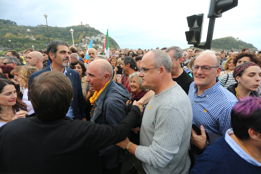Fotos: Arranca en Donostia la manifestación de Gure Esku en favor de los condenados del procés