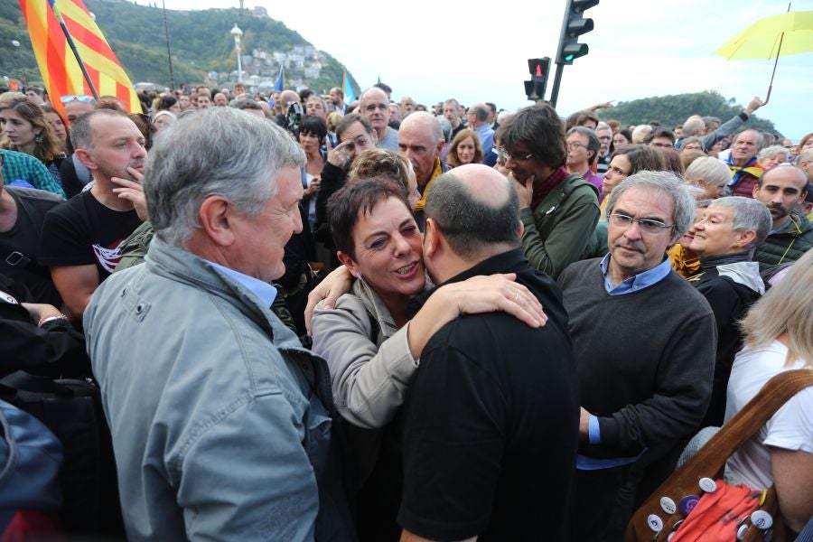 Fotos: Arranca en Donostia la manifestación de Gure Esku en favor de los condenados del procés