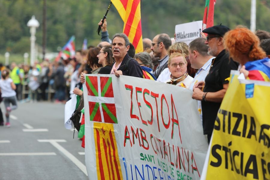 Fotos: Arranca en Donostia la manifestación de Gure Esku en favor de los condenados del procés