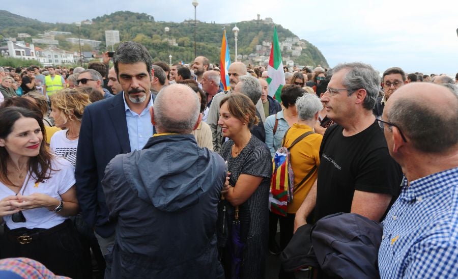 Fotos: Arranca en Donostia la manifestación de Gure Esku en favor de los condenados del procés