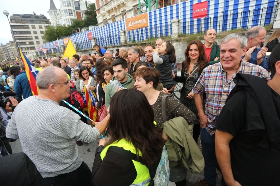 Fotos: Arranca en Donostia la manifestación de Gure Esku en favor de los condenados del procés