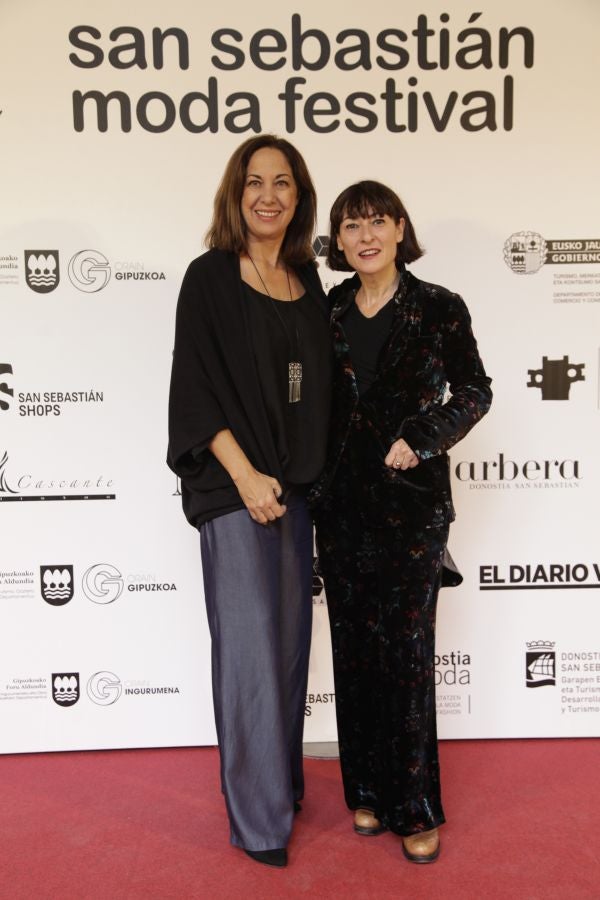 Este sábado, por la mañana, el Museo San Telmo acoge los quince desfiles de diseñadores guipuzcoanos y comercios multimarca: Mosquito Blue, Molupita, O`Farril, La Romantique, Telarista Urbana, Maider Alzaga, Luhei, Testone Hojas, Laia Varela, Davidi Dú, Anhelo, Sastrería Aldabaldetreku, Inge Zubeldia. 