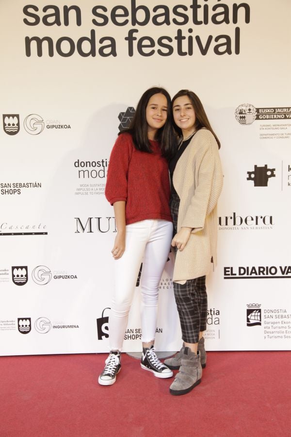 Este sábado, por la mañana, el Museo San Telmo acoge los quince desfiles de diseñadores guipuzcoanos y comercios multimarca: Mosquito Blue, Molupita, O`Farril, La Romantique, Telarista Urbana, Maider Alzaga, Luhei, Testone Hojas, Laia Varela, Davidi Dú, Anhelo, Sastrería Aldabaldetreku, Inge Zubeldia. 