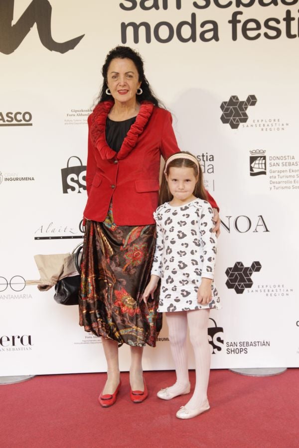 Este sábado, por la mañana, el Museo San Telmo acoge los quince desfiles de diseñadores guipuzcoanos y comercios multimarca: Mosquito Blue, Molupita, O`Farril, La Romantique, Telarista Urbana, Maider Alzaga, Luhei, Testone Hojas, Laia Varela, Davidi Dú, Anhelo, Sastrería Aldabaldetreku, Inge Zubeldia. 