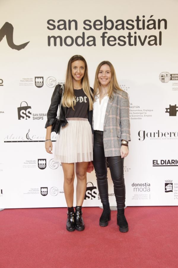 Este sábado, por la mañana, el Museo San Telmo acoge los quince desfiles de diseñadores guipuzcoanos y comercios multimarca: Mosquito Blue, Molupita, O`Farril, La Romantique, Telarista Urbana, Maider Alzaga, Luhei, Testone Hojas, Laia Varela, Davidi Dú, Anhelo, Sastrería Aldabaldetreku, Inge Zubeldia. 