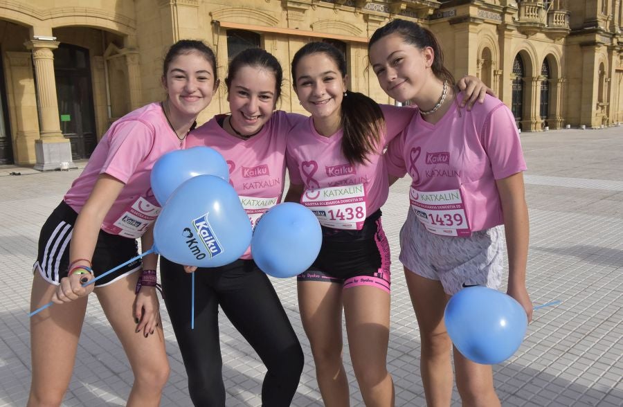 El rosa ha teñido las calles de Donostia. 