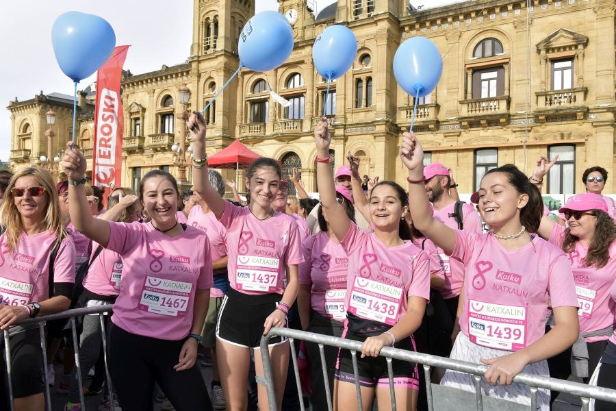 El rosa ha teñido las calles de Donostia. 