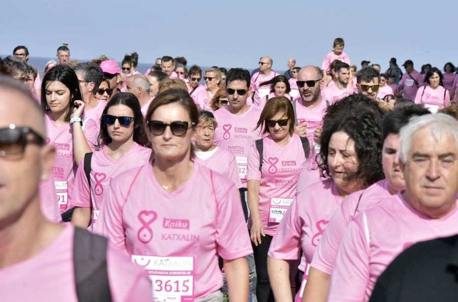 El rosa ha teñido las calles de Donostia. 