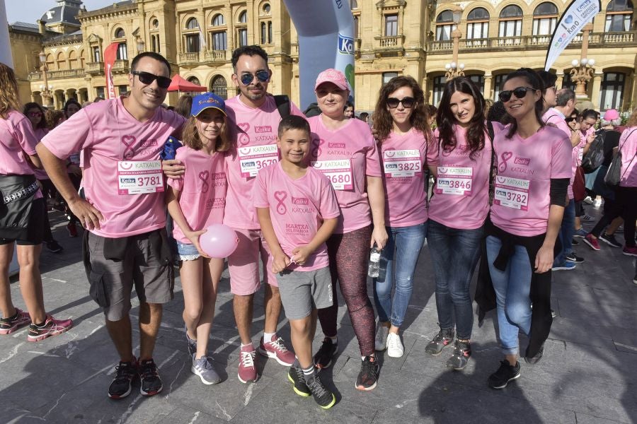 El rosa ha teñido las calles de Donostia. 