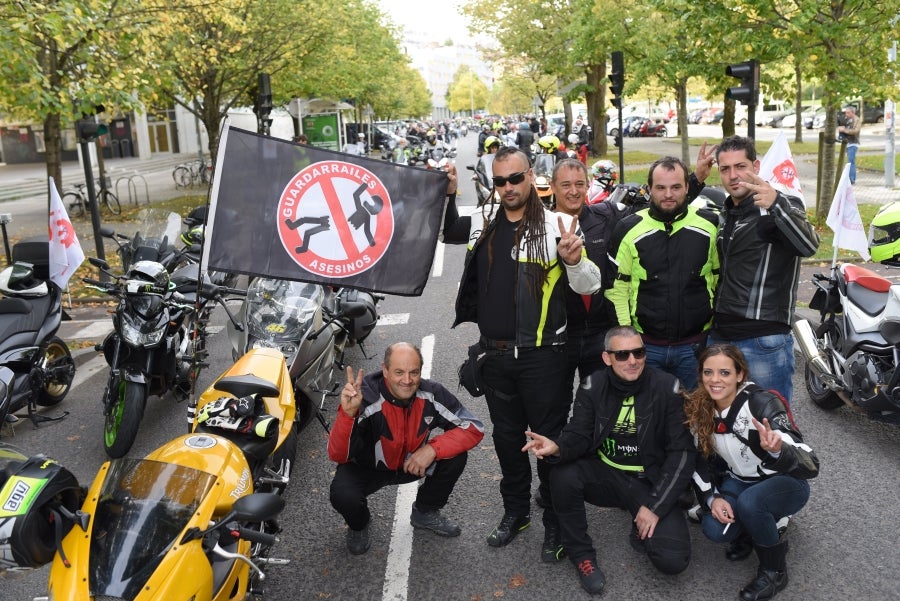 Fotos: Decenas de moteros protestan contra el mal estado de las carreteras