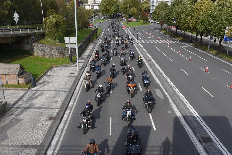 Fotos: Decenas de moteros protestan contra el mal estado de las carreteras