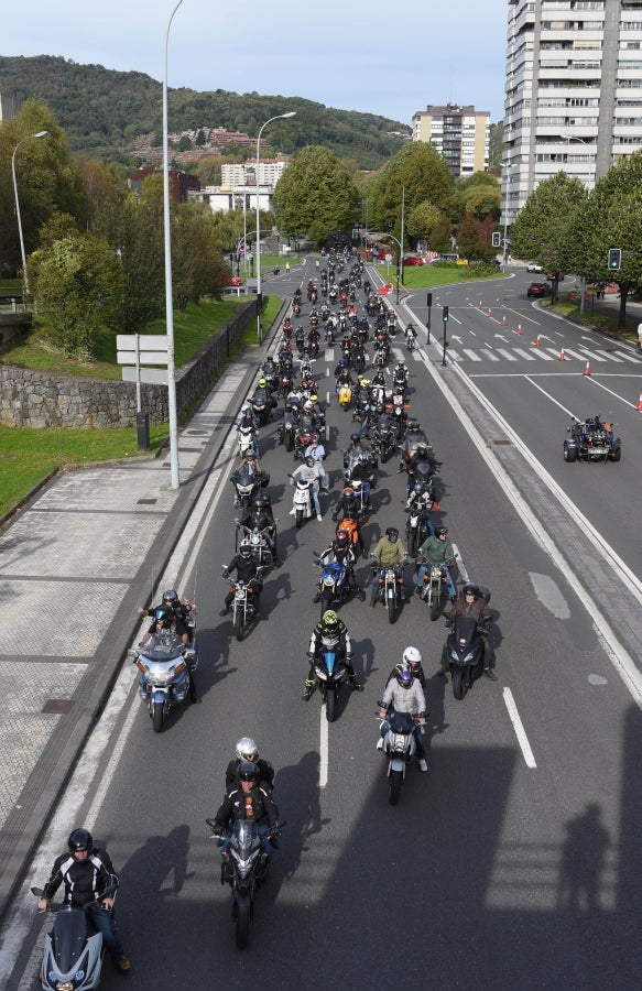 Fotos: Decenas de moteros protestan contra el mal estado de las carreteras
