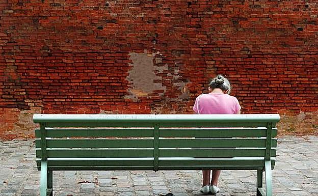 La mitad de los 21.000 vascos que sufren malos tratos en la vejez necesita una atención urgente 