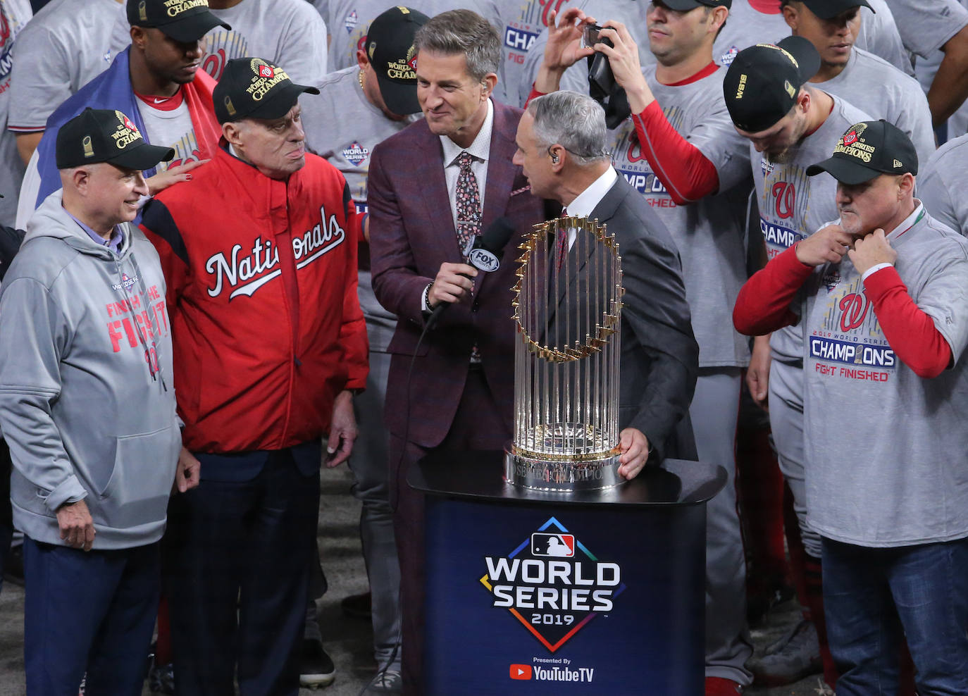 Los Washington Nationals se impusieron a los Houston Astros por 6-2 en el séptimo y decisivo juego, conquistando las Series Mundiales de béisbol por primera vez en su historia. 