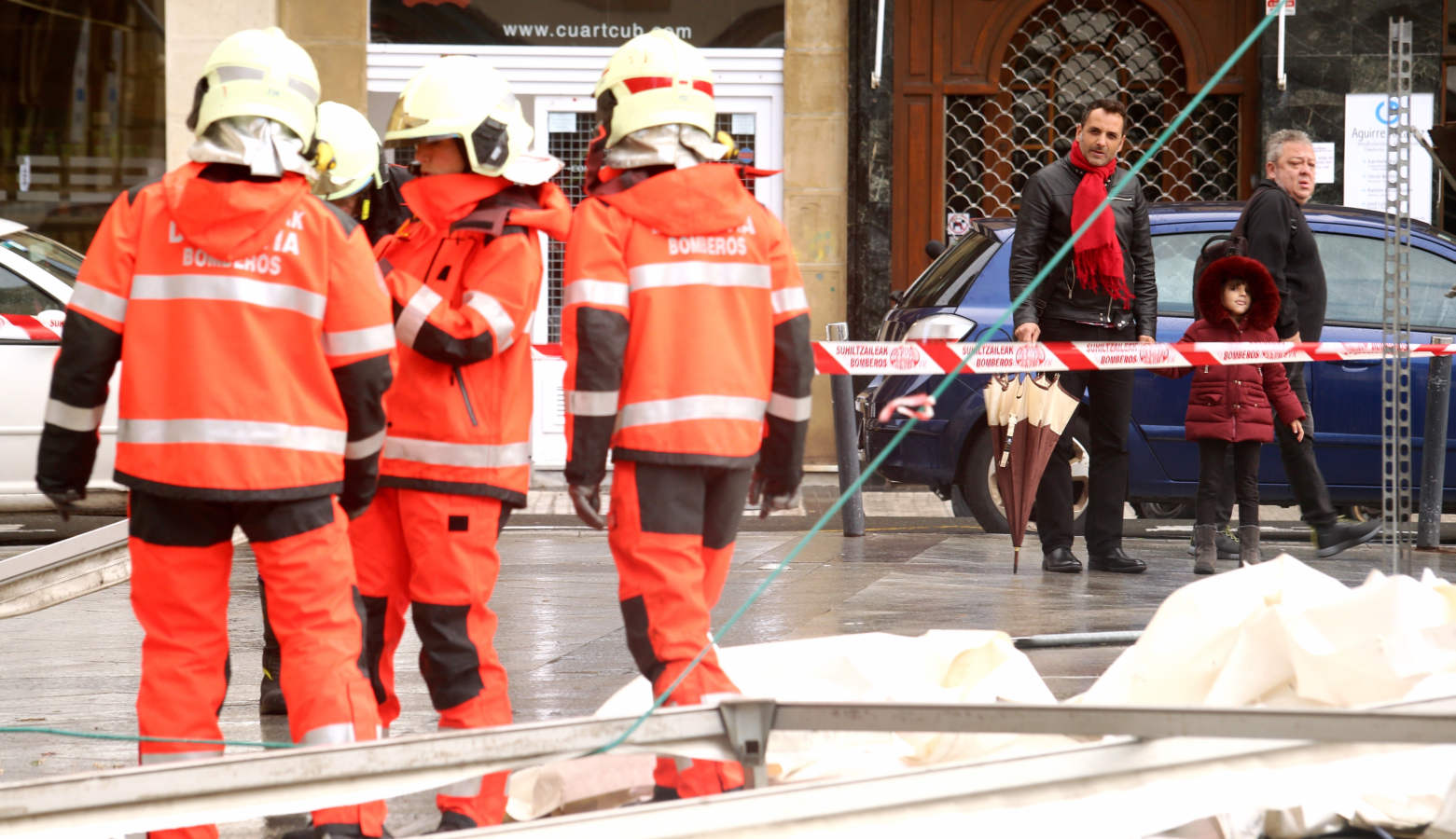 Fotos: El temporal de viento y olas deja numerosas incidencias en Gipuzkoa