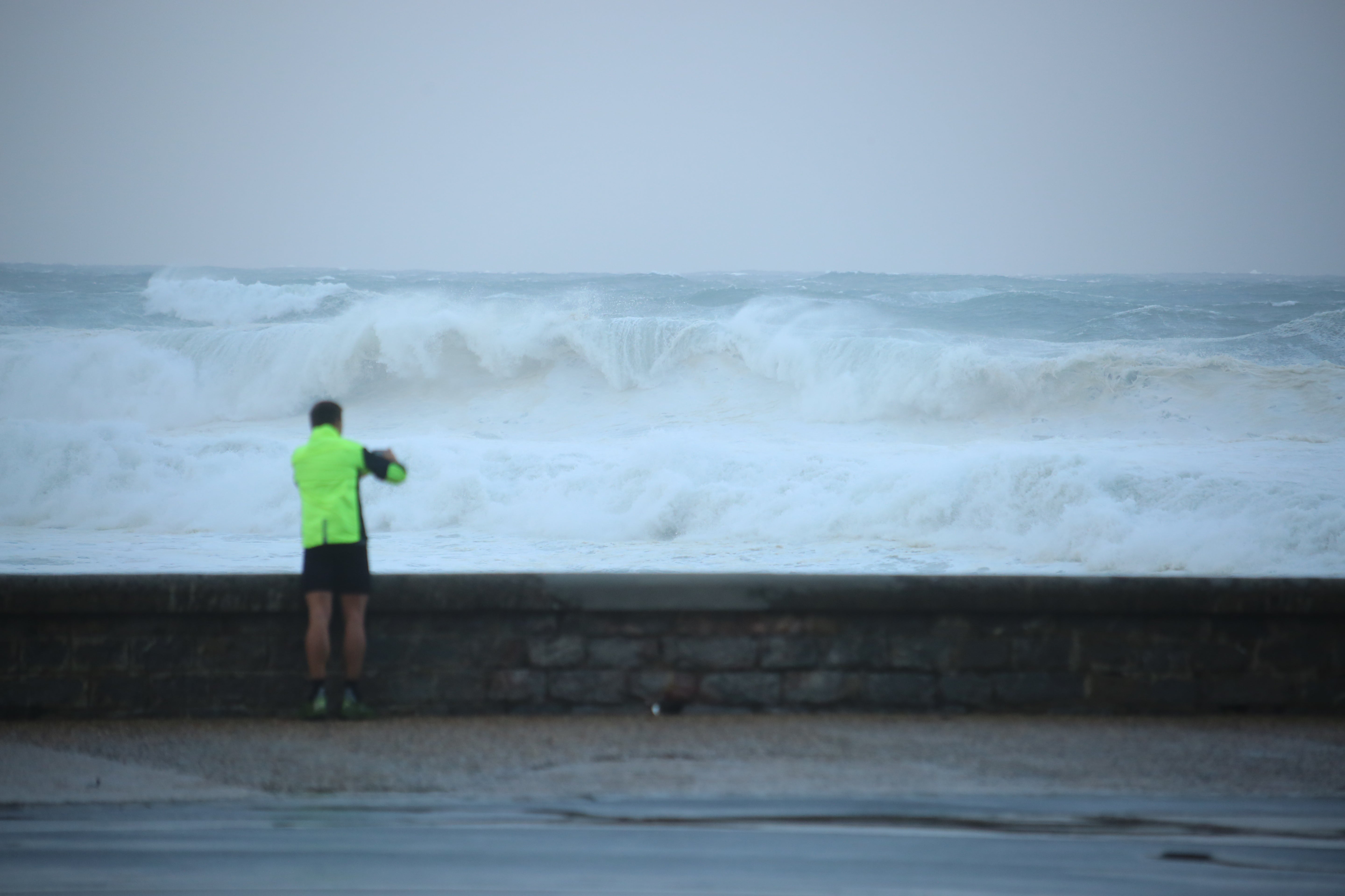 Fotos: El temporal de viento y olas deja numerosas incidencias en Gipuzkoa