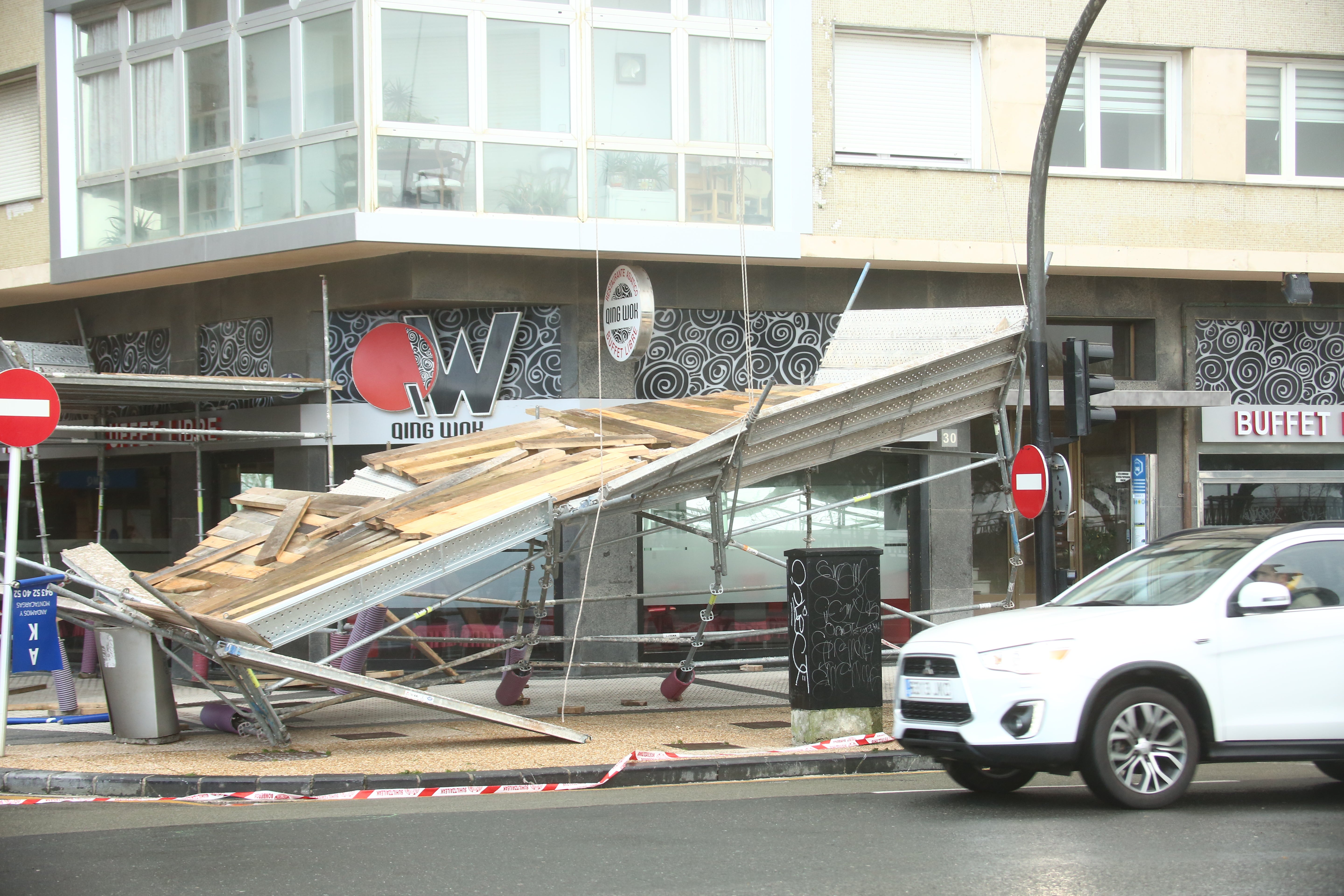 Fotos: El temporal de viento y olas deja numerosas incidencias en Gipuzkoa