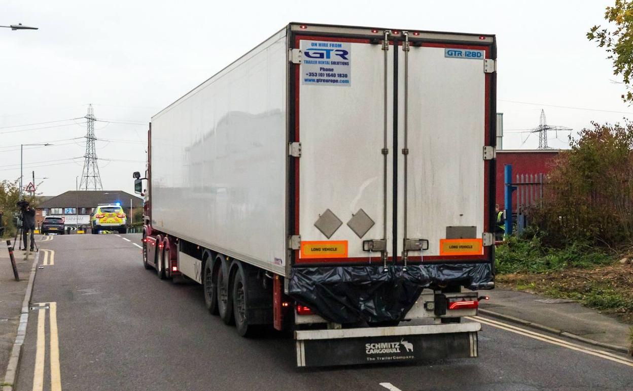 Camión interceptado en Reino Unido donde se descubrieron los cuerpos son vida de 39 inmigrantes.