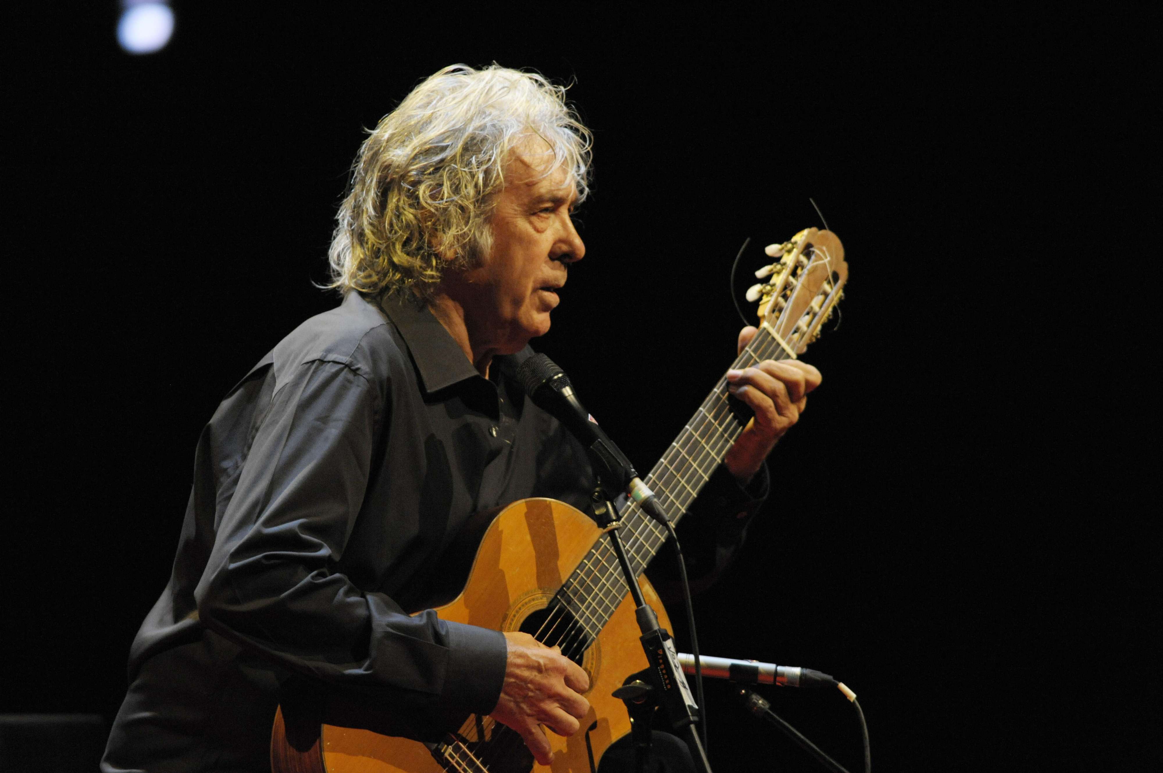 Paco Ibañez: «La cárcel ahora para un cantautor es que te cierran el grifo y te enmudecen»