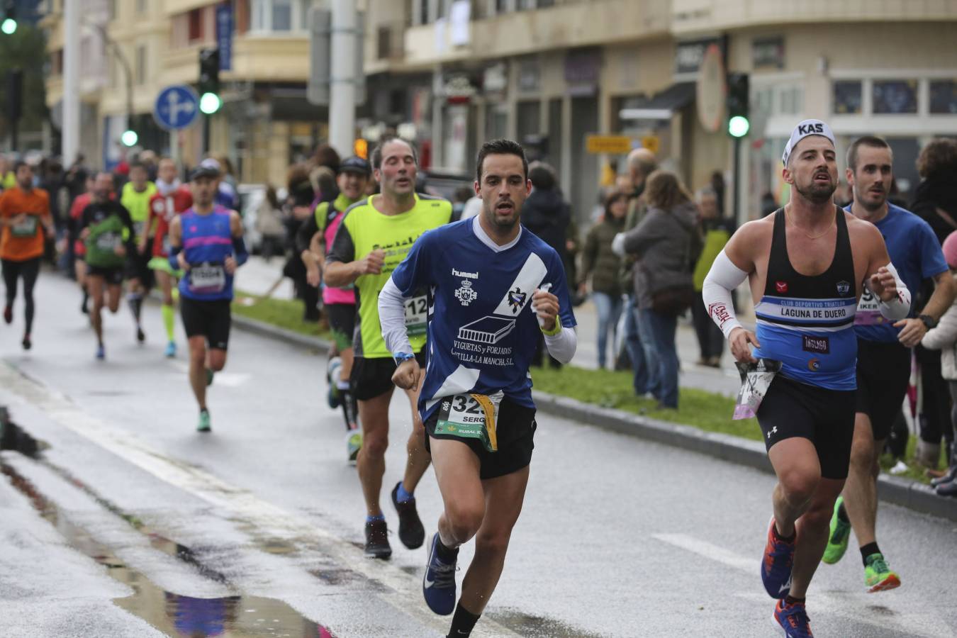 Fotos: Las llegadas a meta de los participantes en la Behobia - San Sebastián