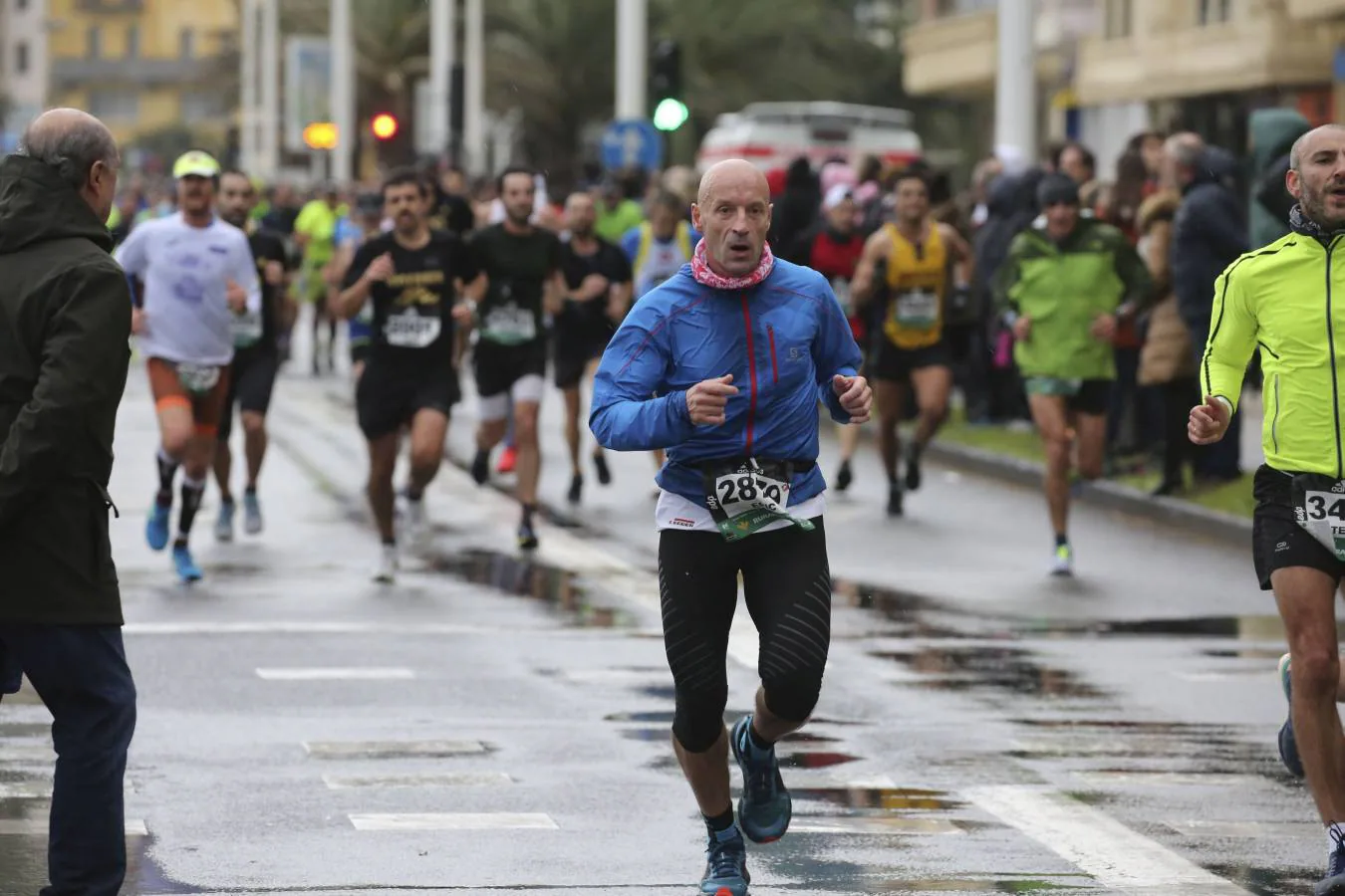 Fotos: Las llegadas a meta de los participantes en la Behobia - San Sebastián