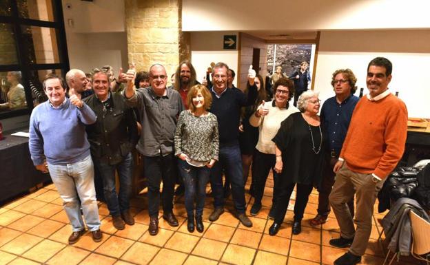 Egibar, Olano, Goia y Arrizabalaga, junto a otros cargos jeltzales, celebraron los resultados.