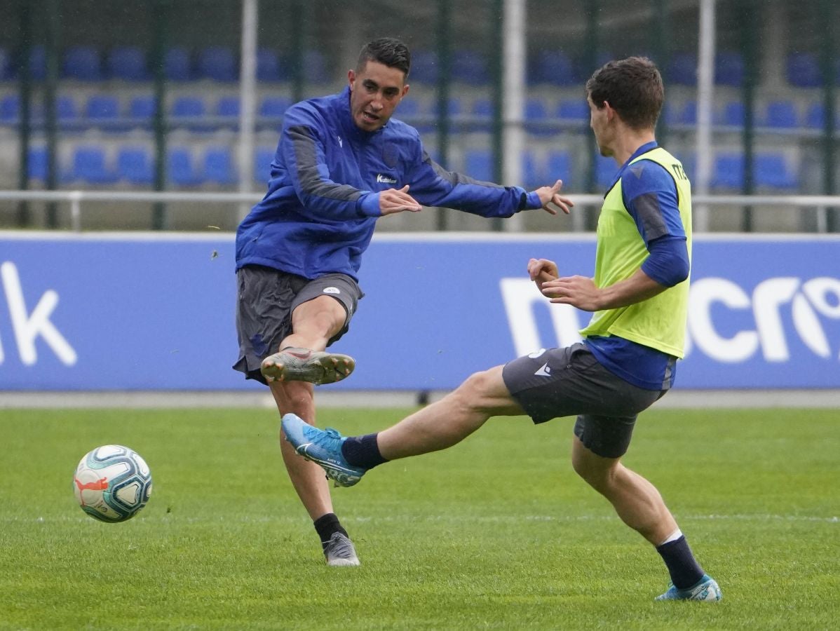Cinco jugadores del Sanse han saltado al césped por la lista de bajas, a las que se suma el lateral navarro Monreal. 