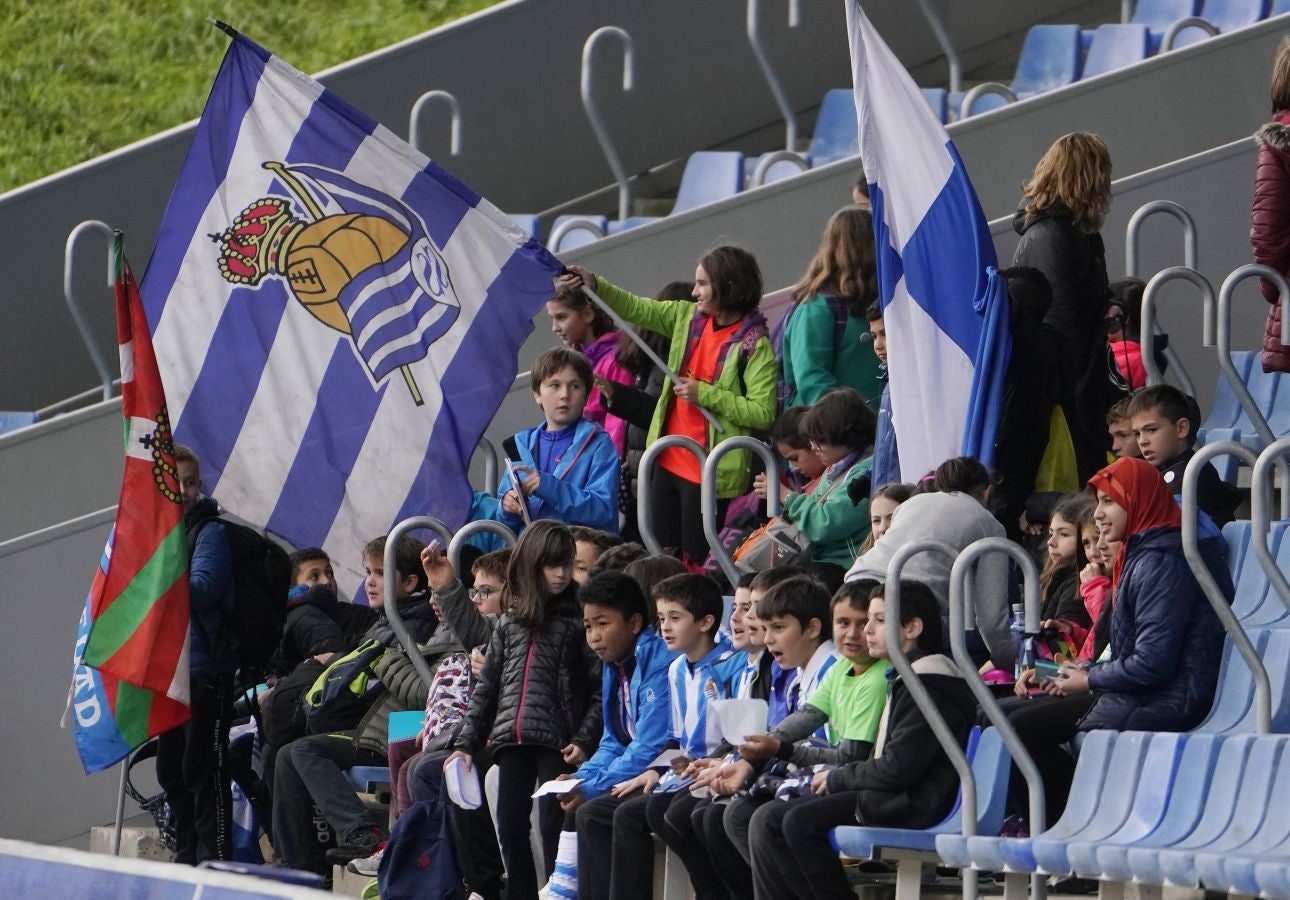Cinco jugadores del Sanse han saltado al césped por la lista de bajas, a las que se suma el lateral navarro Monreal. 
