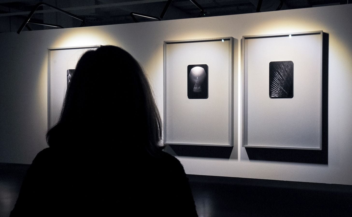 El fotógrafo bilbaino Aitor Ortiz expone en la sala Artegunea de Tabakalera sus 'impresiones íntimas' sobre el artista catalán