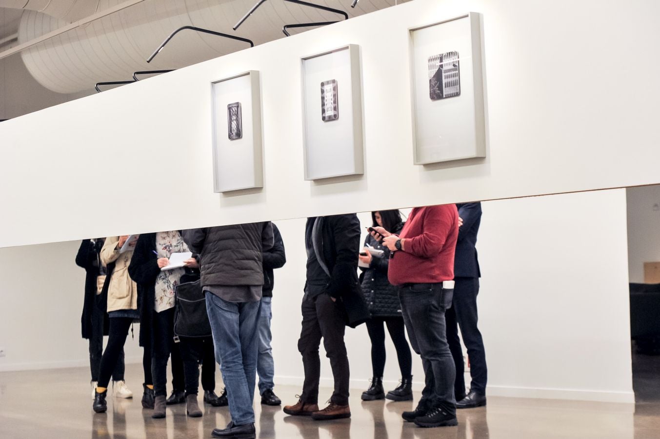 El fotógrafo bilbaino Aitor Ortiz expone en la sala Artegunea de Tabakalera sus 'impresiones íntimas' sobre el artista catalán