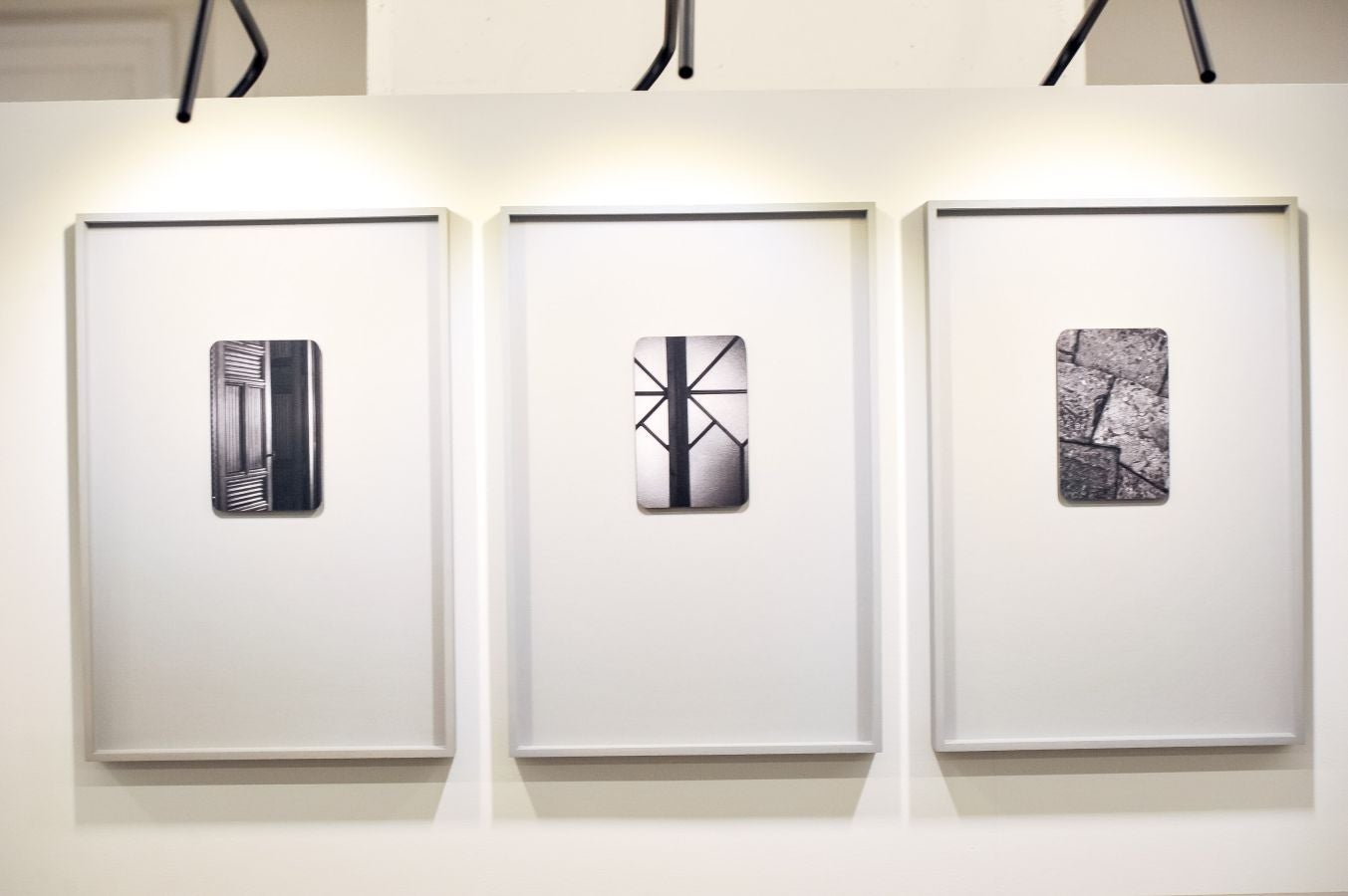 El fotógrafo bilbaino Aitor Ortiz expone en la sala Artegunea de Tabakalera sus 'impresiones íntimas' sobre el artista catalán