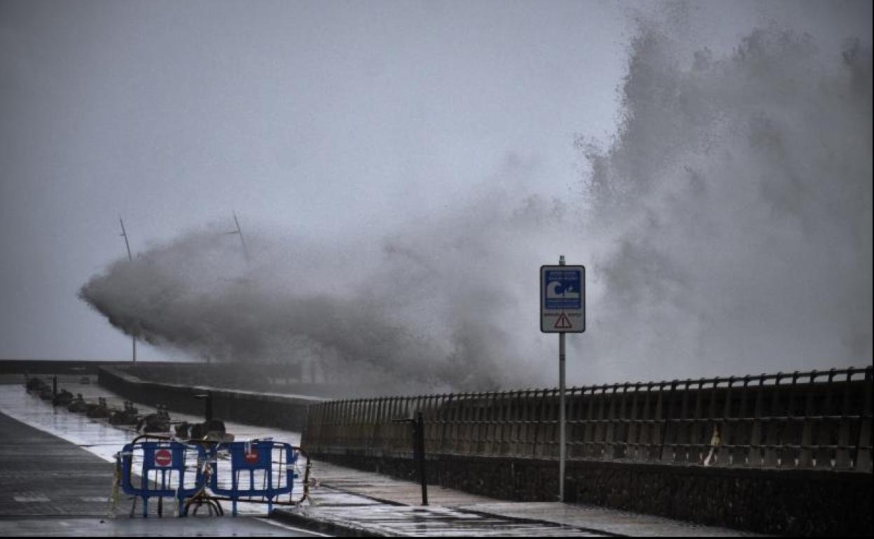 El Paseo Nuevo permanecerá cortado también el viernes