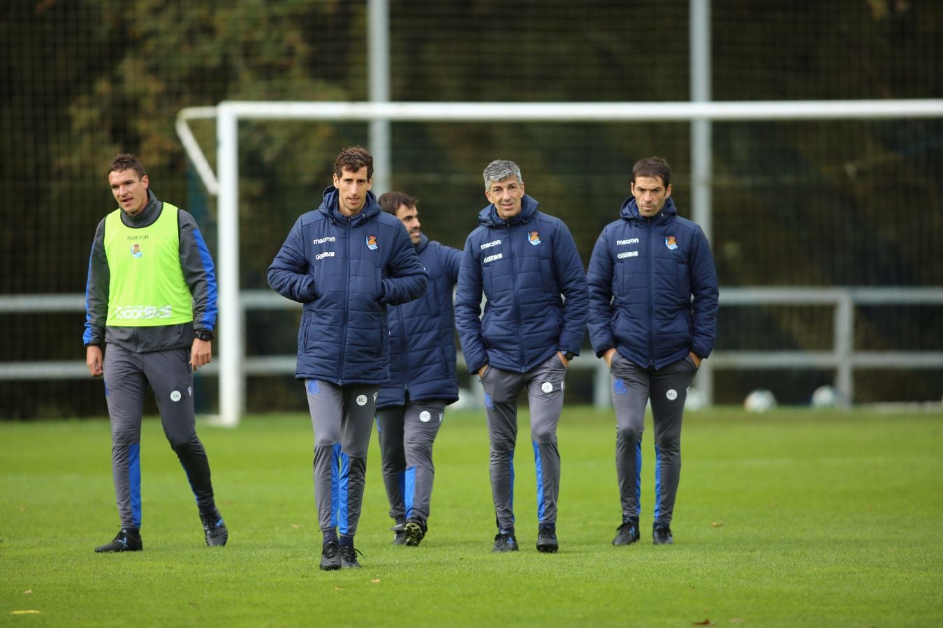 Moyá, Remiro, Zubiaurre, Llorente, Zaldua, Monreal, Merino, Zurutuza, Zubeldia, Portu y Willian José han saltado al verde. 