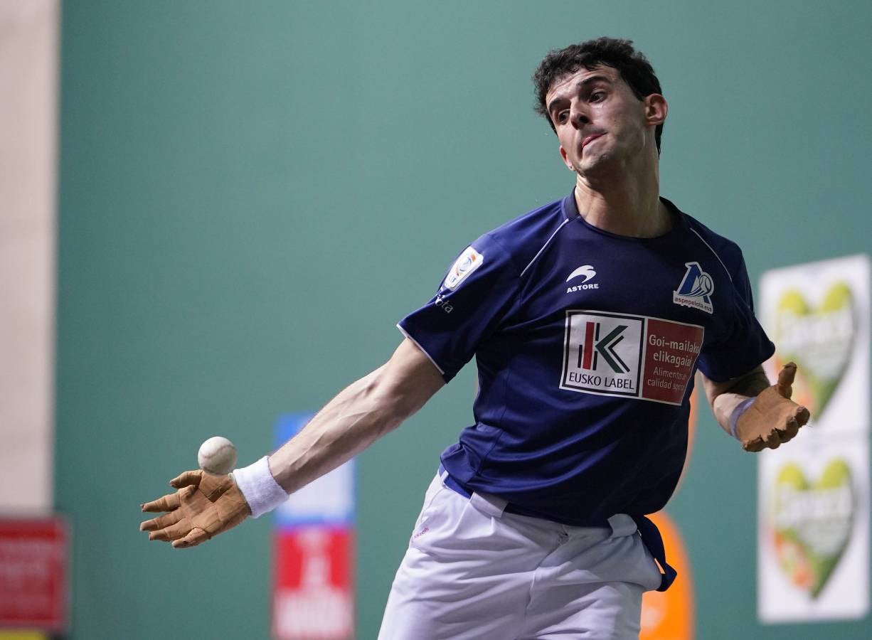 El navarro ha derrotado 22-16 a Altuna III en una final muy emocionante disputada en el Navarra Arena. 