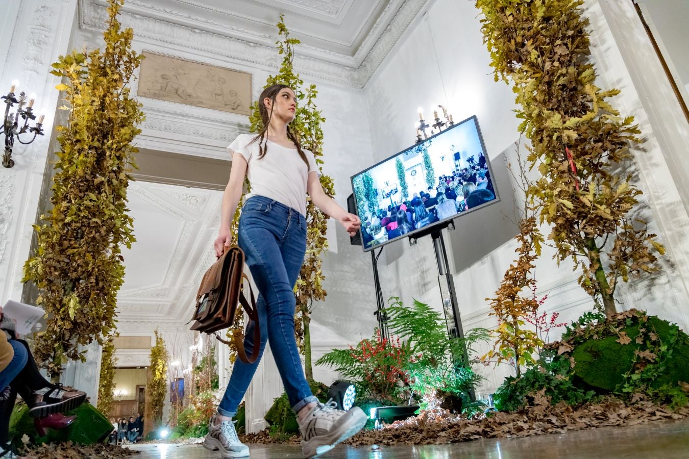 El desfile que tuvo lugar en el Palacio de Miramar abre la Semana de Prevención de Residuos de Gipuzkoa.