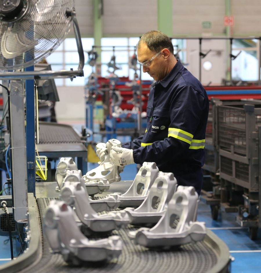 Fagor Ederlan estrena una nueva planta ubicada en Bergara y dedicada a la inyección de aluminio a baja presión. El grupo cooperativo ha invertido 55 millones de euros en esta nueva infraestructura