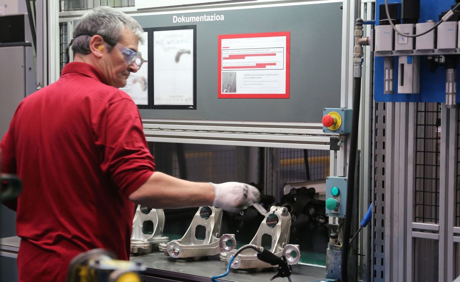 Fagor Ederlan estrena una nueva planta ubicada en Bergara y dedicada a la inyección de aluminio a baja presión. El grupo cooperativo ha invertido 55 millones de euros en esta nueva infraestructura