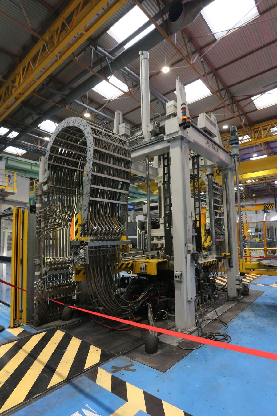 Fagor Ederlan estrena una nueva planta ubicada en Bergara y dedicada a la inyección de aluminio a baja presión. El grupo cooperativo ha invertido 55 millones de euros en esta nueva infraestructura