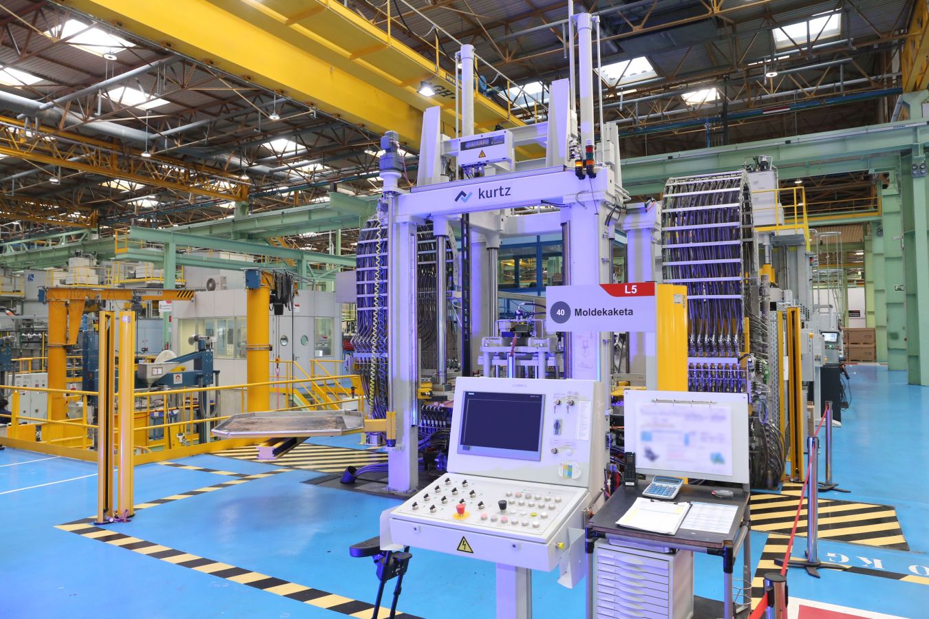 Fagor Ederlan estrena una nueva planta ubicada en Bergara y dedicada a la inyección de aluminio a baja presión. El grupo cooperativo ha invertido 55 millones de euros en esta nueva infraestructura