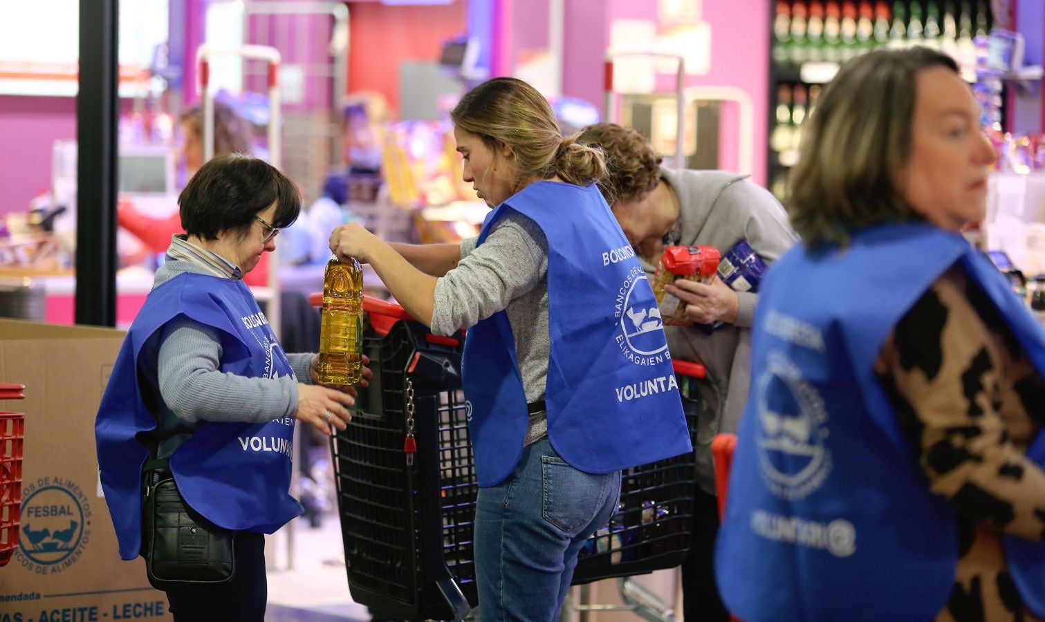 160 establecimientos se suman a la llamada del Banco de Alimentos de Gipuzkoa con el objetivo de que cada guipuzcoano done un kilo de alimentos para llegar a los 715.000