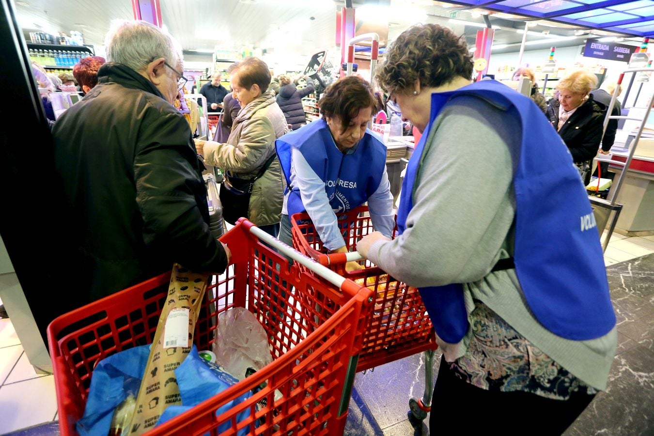 160 establecimientos se suman a la llamada del Banco de Alimentos de Gipuzkoa con el objetivo de que cada guipuzcoano done un kilo de alimentos para llegar a los 715.000