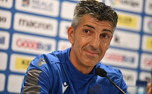 Imanol apuesta por «ir a por el partido» y jugar «de tú a tú» al Real Madrid en el Bernabéu