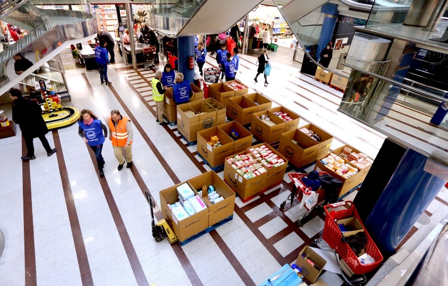 Fotos: Continúa la recogida de alimentos