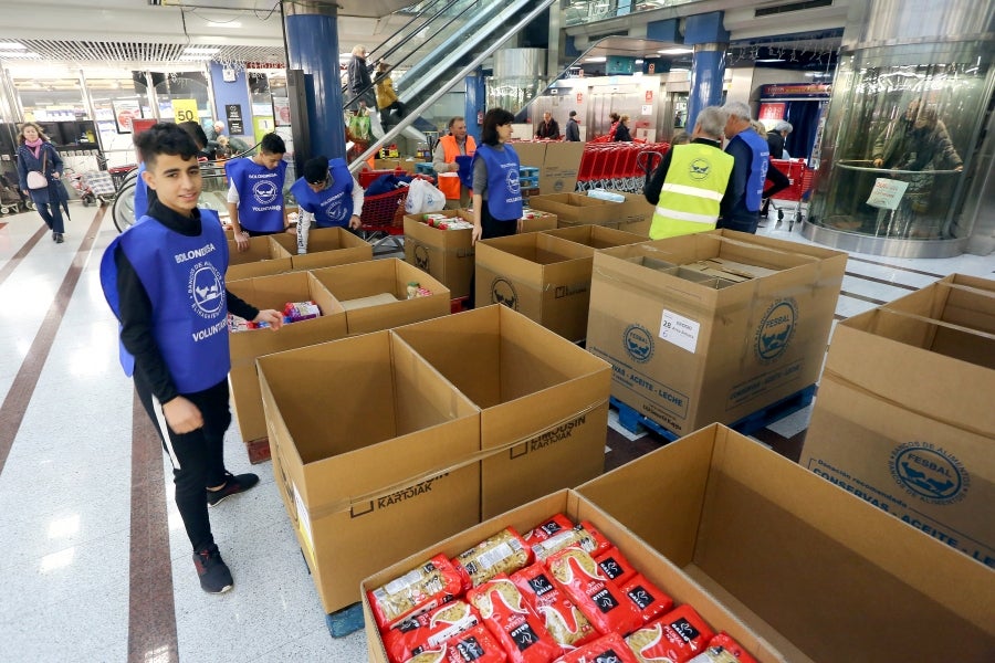 Fotos: Continúa la recogida de alimentos