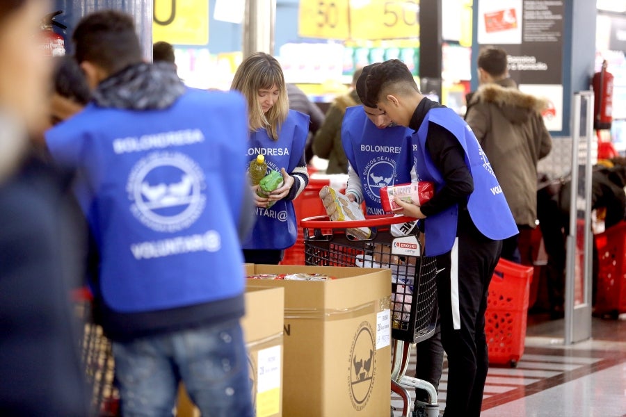 Fotos: Continúa la recogida de alimentos