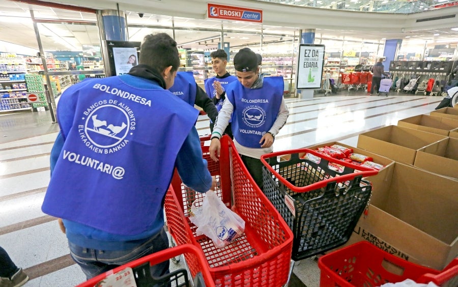 Fotos: Continúa la recogida de alimentos