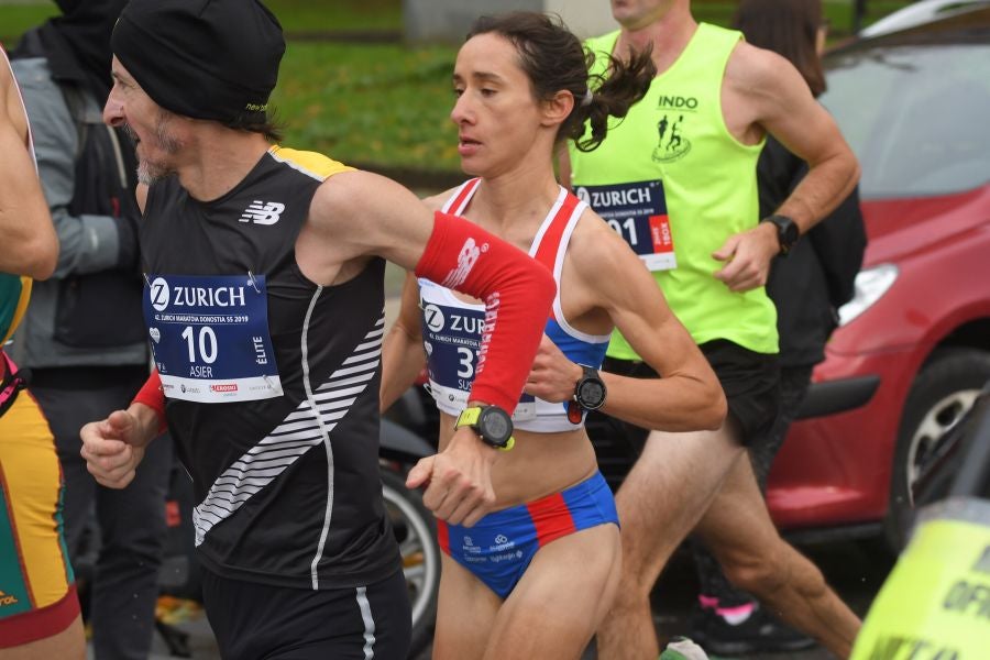 3.000 corredores han tomado salida desde el Paseo de Errondo para dar las dos vueltas al recorrido y completar los 42,195 kilómetros. 