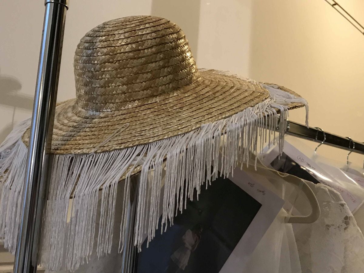 Nos colamos en Wed in San Sebastián para vivir los nervios, las pruebas de vestuario y los últimos retoques previos al evento presentación de la Feria hoy a partir de las 17:30 horas en el Palacio de Miramar