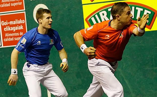 Iñaki Artola superó en toda regla a Aimar Olaizola ayer en Soria. El alegiarra cuajó un partido muy completo.