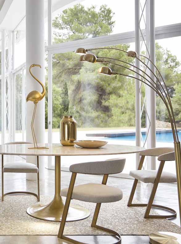 La mezcla de estilos, la utilización de toda la paleta de color; el maridaje sin complejos de materiales tan diversos como el acero, la piedra, el cristal y la madera; el auge de lo sostenible, la presencia de elementos naturales y la reutilización y reubicación de elementos decorativos del propio hogar serán la seña de identidad de un otoño-invierno marcado por las largas extancias en casa debido a la pandemia